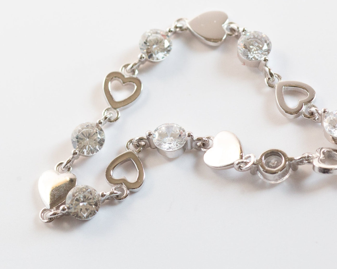 N O L O - Multi Hollow Heart Link Bracelet