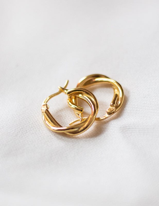 aros de twist gold plated sterling silver medium hoop earrings